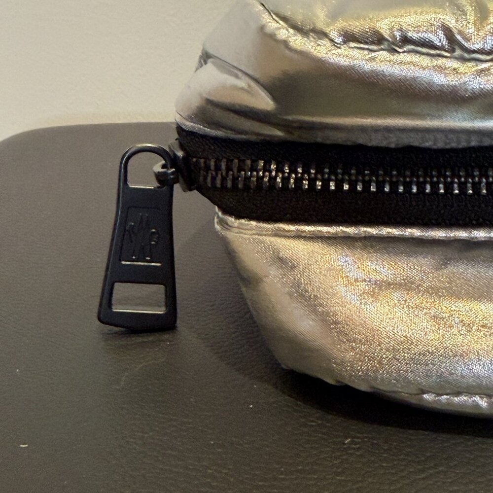 Brand New Moncler Parfums Metallic Silver Travel Case Pouch GWP - Picture 9 of 11